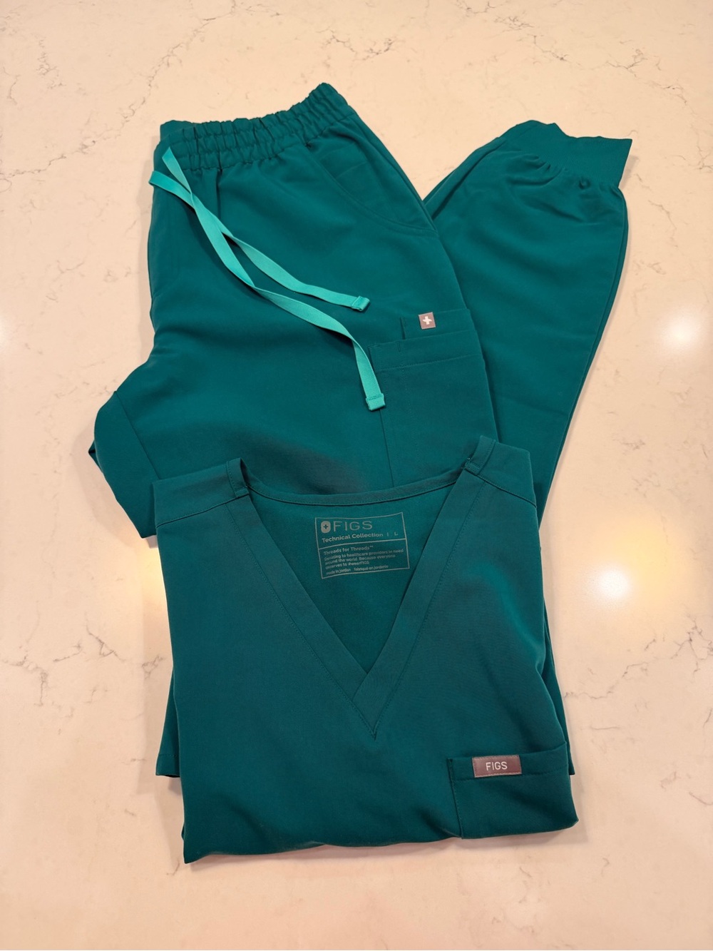 FIGS Hunter Green Scrub Set - Women’s Large Catarina & Large RW Uman - Picture 2 of 9